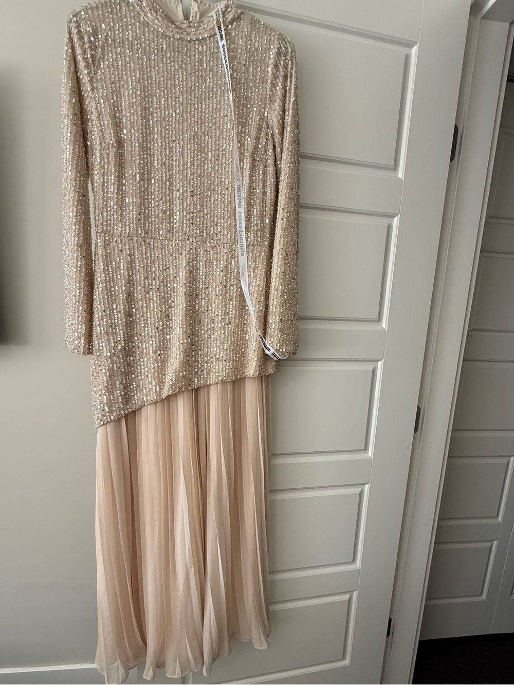 Shimmi Dress Cream- never worn- NEW
